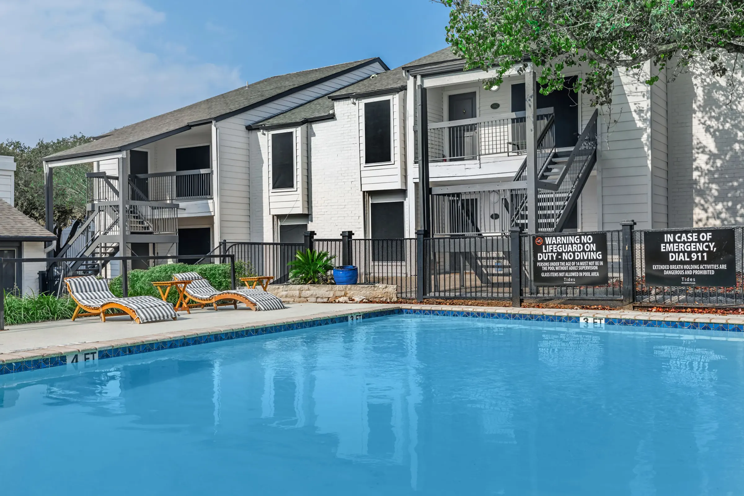 Resident pool at Aviva North Plaza